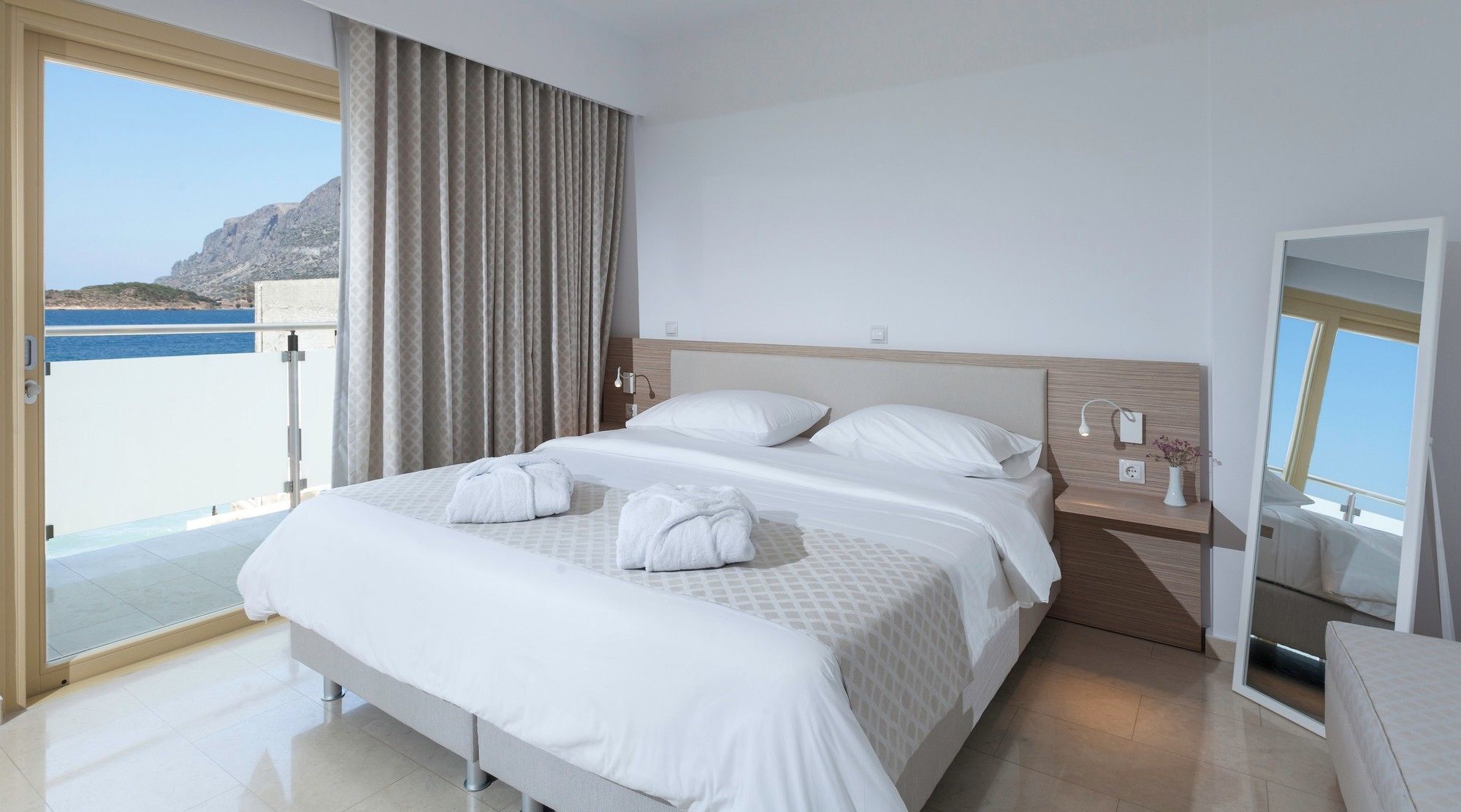 Zephyros Hotel Myrties Luaran gambar